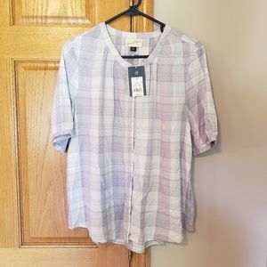 NWT Universal Thread Button-Up